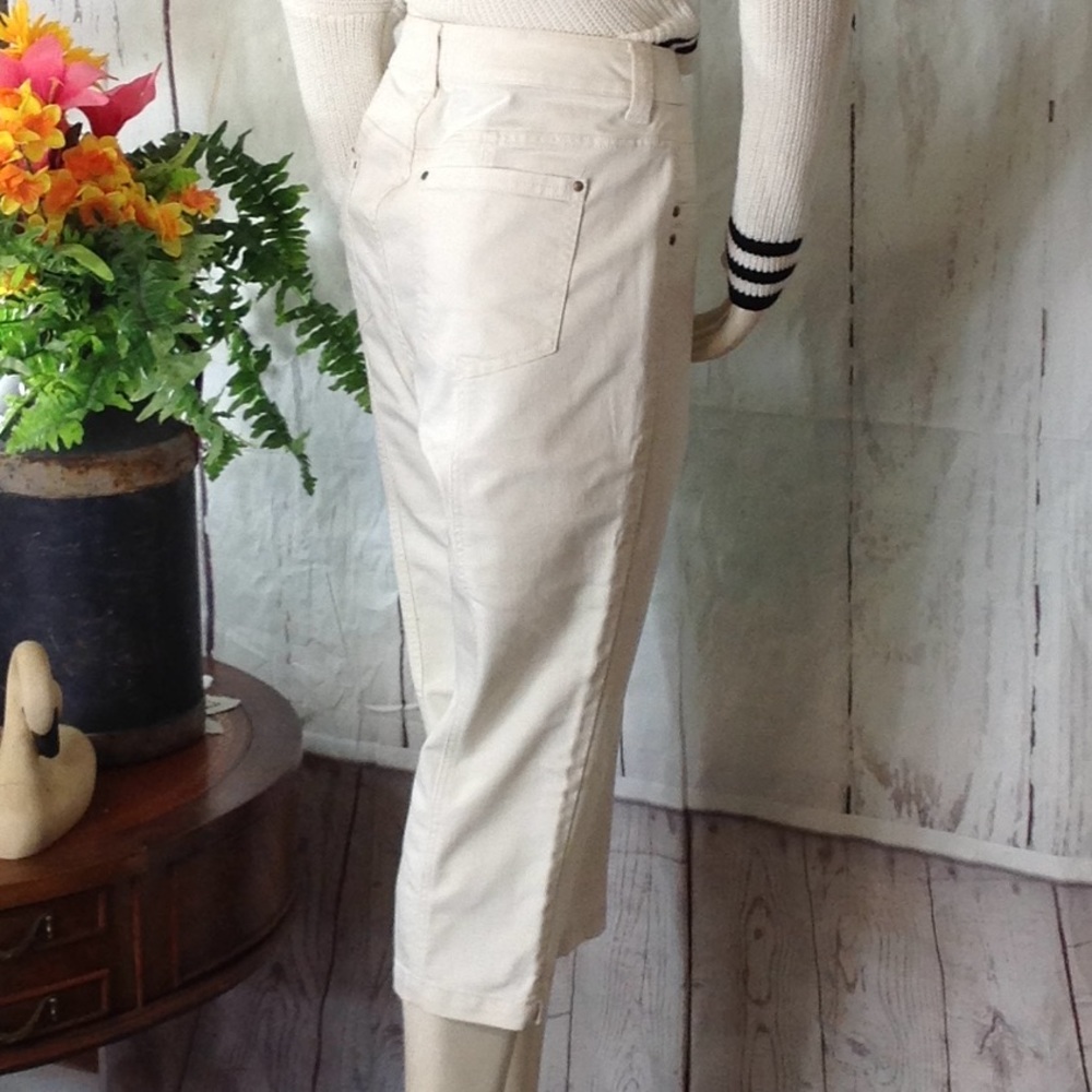 Chico's Platinum  Cream Capri Jeans